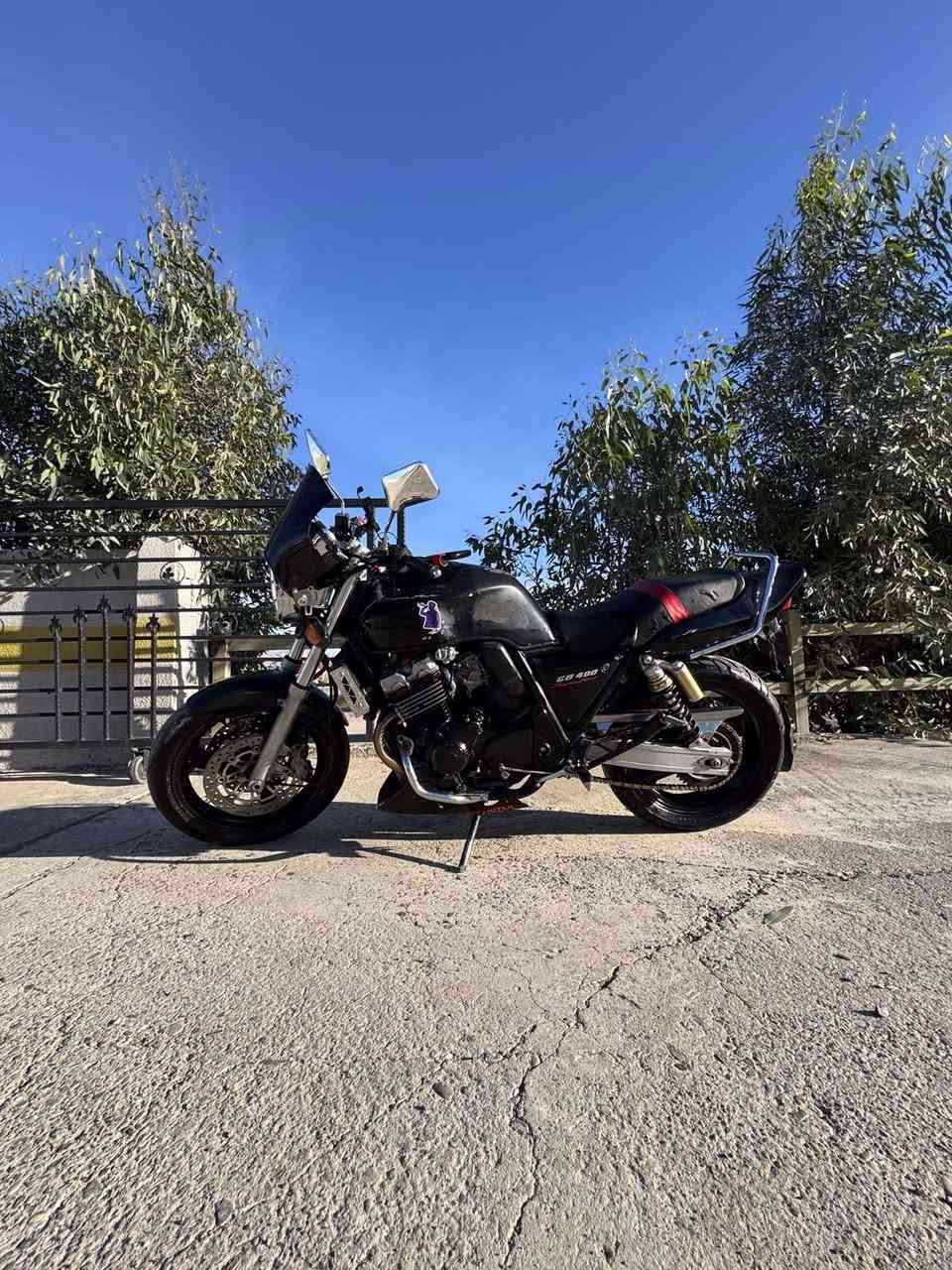 CB 400 1998
مەکینە کەپسە و بورغی بۆ بورغی بە شەرت
هەموو گیانی بەشەرت کارەبای 
کابرێتە تازە خاوێن کراوەتەوە و ڕوونی تازە گۆڕاوە 
بەنسی شینی بیلادی تازە گۆڕاوە
ئەگەر موشتەری نی سەرمان مەهێشێنە 
چات بکە بۆ نرخ


**إذا كنت صاحب هذا الإعلان وتريد حذفه لأي سبب، رجاءا أرسل رسالة إلى الدعم الفني**