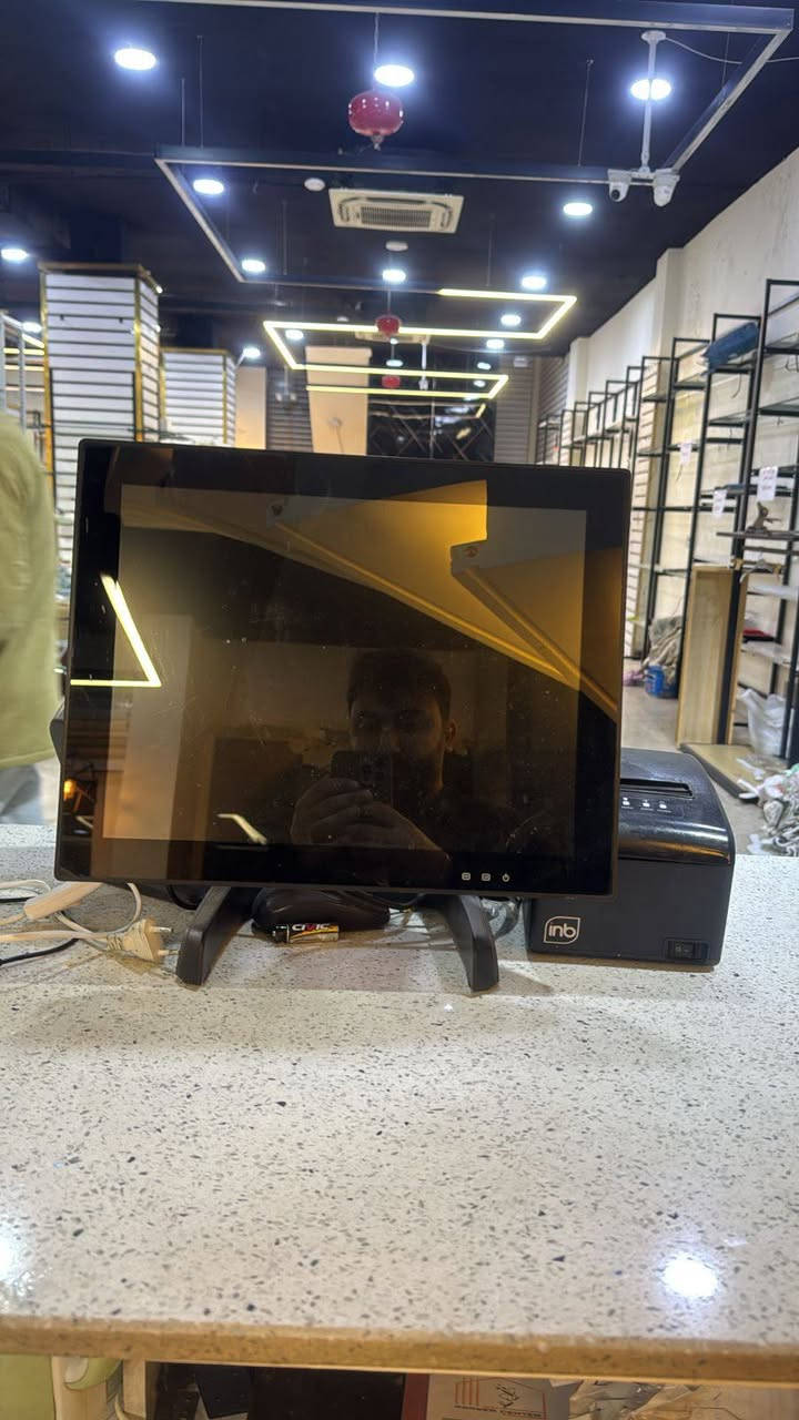 السلام عليكم يتوفر برنامج البيان مع كاشيرات وحاسبة منضديه زائد لابتوب وكاشيرات وطابعات باركود وطابعة مكتبية للبيع *********** واتساب فقط الاسعار مناسبة جداً تصفيه
