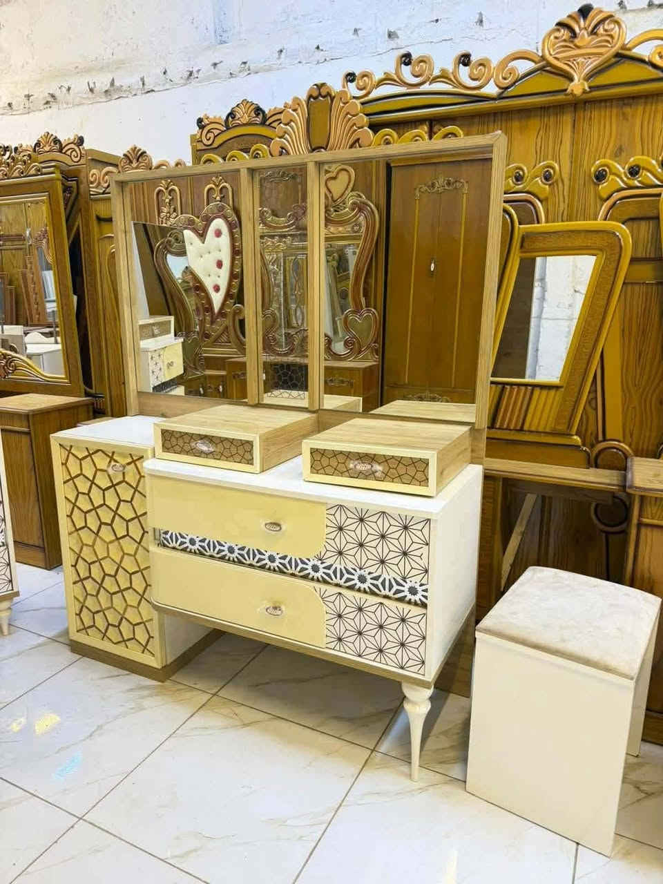 غرفه تركيه مستخدامة 
نضافه 90💯
عداد القطع 10
اناره شغاله 
موديل حديث 
شغل ثقيل 
سككك هايدروليك 
سعرها 850/750
نقل وشد مجانأ داخل بغداد


**إذا كنت صاحب هذا الإعلان وتريد حذفه لأي سبب، رجاءا أرسل رسالة إلى الدعم الفني**