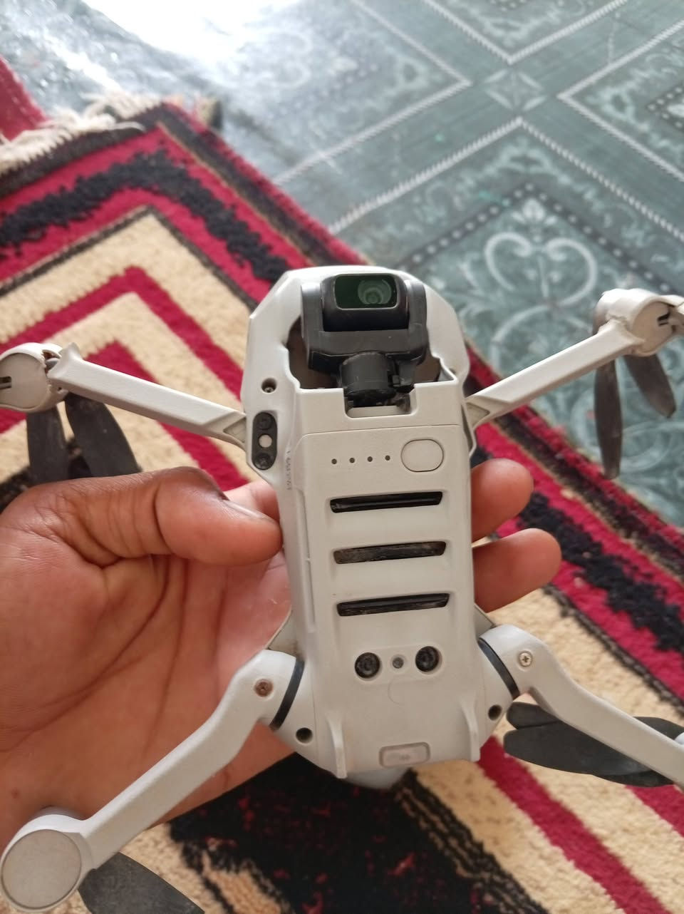 سلام عليكم درون مني تو se تعرضت لحادث ونكسرن الذرعع الماميات قيم بل يرضي الله وخذه     بس الذرع فقط الباقي ما بي شي رقمي ***********
