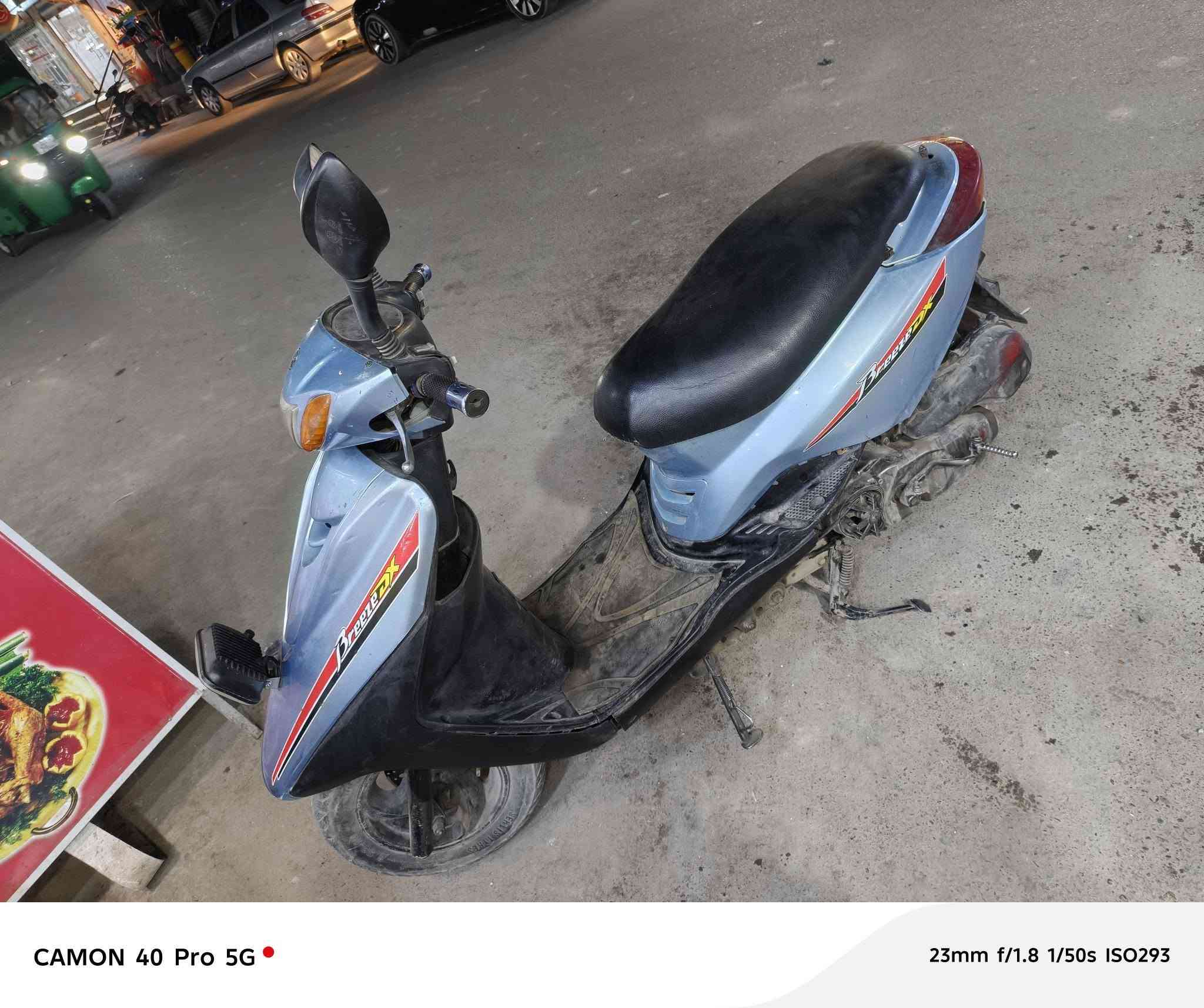 بريز للبيع
نضيفه تجفيت جديد محرك نضيف 
دراجه يردلهه ترتيب كابريتر يطوف نقصهه فقط كابريتر 
مكاني بغداد جامع النداء 
***********
