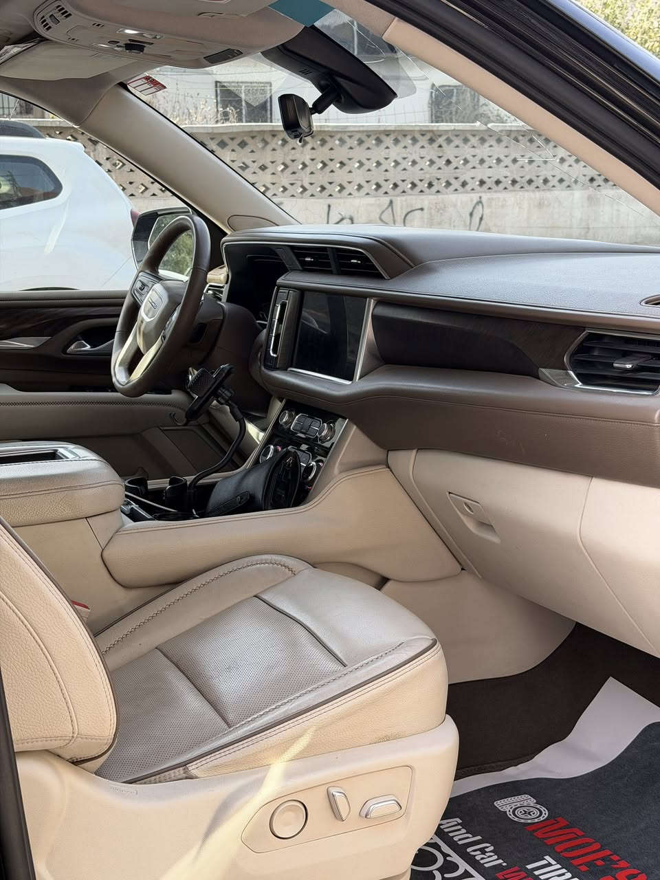 السلام عليكم
دينالي للبيع 

موديل 2022

فول مواصفات الدينالي معروفة 

السيارة بيها تخم تاير جديد بريجستون وصدر امامي خلفي جديد 

المكينة مفتوحة وبيها صوت بطل خفيف حالياً 

السعر 51$ الف دولار 

مكان السيارة بغداد 

واتساب *********** 

اتصال ***********
