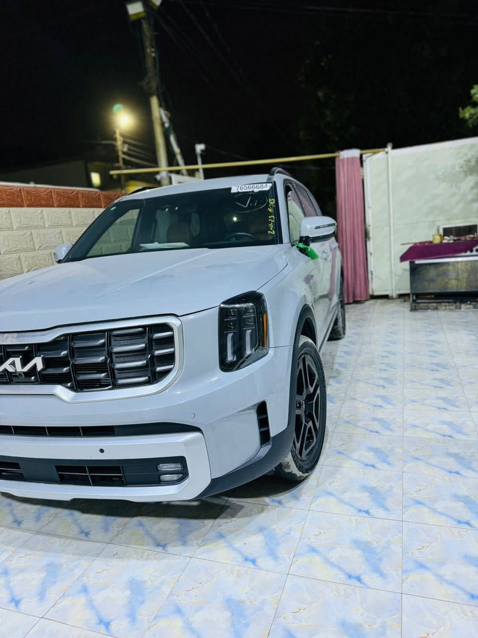 كيا تيلورايد 2023 SX X-Line
المواصفات:
1- محرك 6 سلندر 3800 سي سي
2- عداد المسافة: 43 ألف
3- تشغيل بصمة + تشغيل عن بعد
4- زينون عالي وواطي أصلي
5- فتحتين سقف
6- رادار جانبي مانع اجتياز
7- دفع رباعي (4WD)
8- نظام تحديد مسار
9- كاميرات محيطية 360 درجة
10- حساسات أمامية وخلفية
11- شاشة كبيرة مع كامل الإيعازات
12- تدفئة + تبريد للمقاعد الأمامية والخلفية
13- تحكم دريكسون جهتين
14- ذاكرة حفظ وضعيات المقاعد
15- نظام صوت متكامل
16- تبريد خلفي منفصل
17- مقاعد VIP سياحية
18- 7 ركاب (3 صفوف)
19- مرايا جانبية قابلة للطي كهرباء
20- مقاعد جلد حار/بارد
21- 5 كاميرات
المواصفات الإضافية:
22- كشنات VIP
23- رادار محيطي 360 درجة
24- إشارات مرايا قابلة للطي
25- باقي المواصفات الكاملة لفئة SX X-Line
الحالة:
السيارة حادثة، الضرر فقط بالواجهة الأمامية، بدون صبغ، باقي السيارة وكاله ومشدودة شغل مضبوط.
ملاحظة:
السيارة موجودة بالحلة – مركز المدينة
قابلية تفاوض بسيطة بالسعر (292)
للاستفسار واتساب: ***********
ملاحظة مهمة:
السيارة مفحوصة، رقم الشاصي موجود، والإمكانية للفحص بأي مكان تريده
