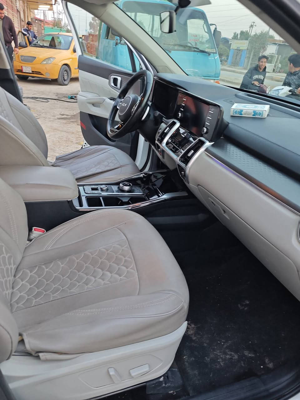 سورينتو2022
رقم بغداد 
كراسي كهرباء
7راكب
3قطع تبريد
6سلندر 
3.5cc
الضرر 
حالوب+بارد كلش بسيط جاملغ امامي
***********
مكاني ديوانية
