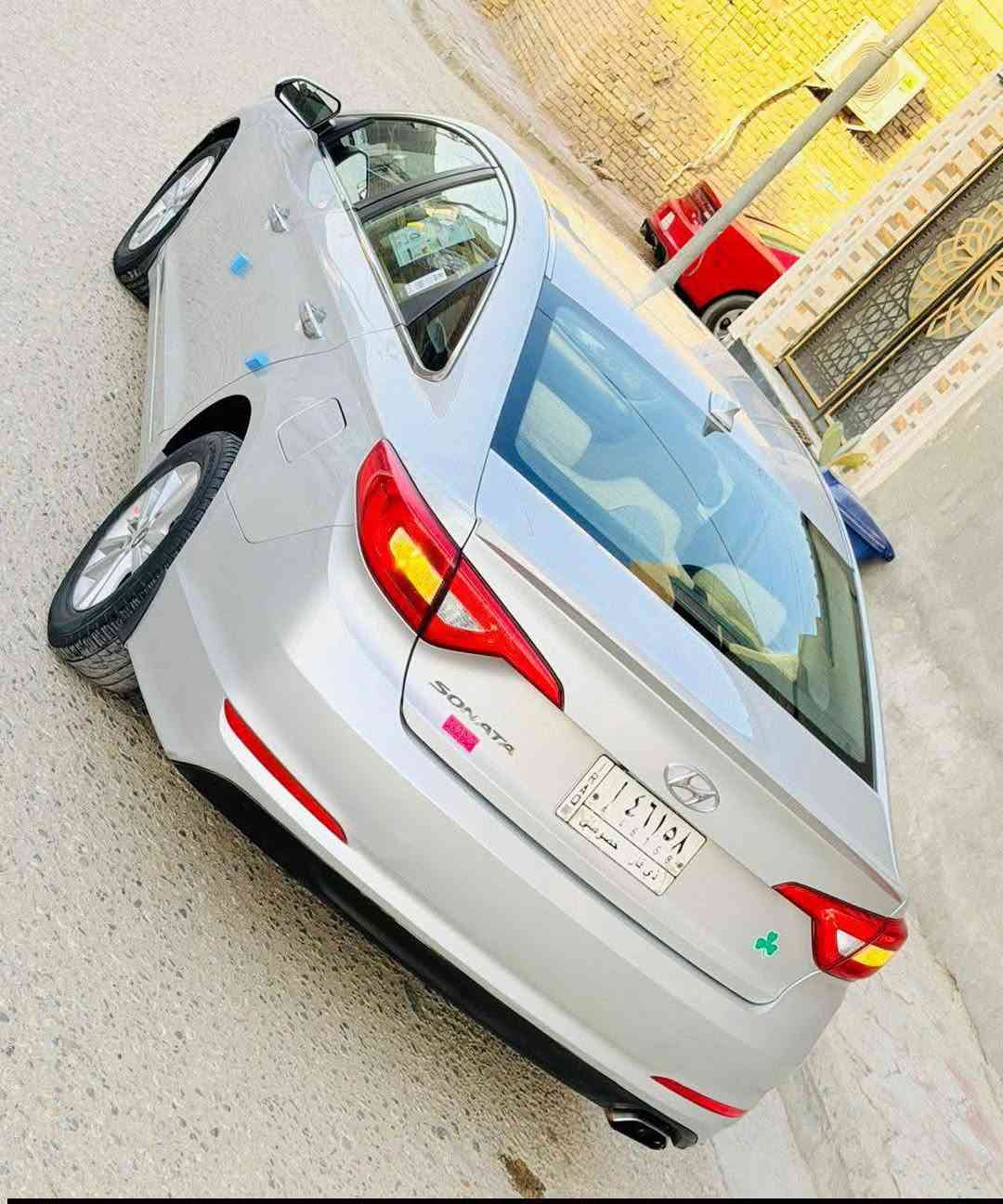 السلام عليكم سوناتا موديل 2015وارد امريكي حره تحويل مشروع وطني حادث تبديل بنيد وجاملغ اصليات نفس الون مواصفات نص فول محرك 2400 ماشيه 100 السياره جديده وجاهزه من جميع النواحي 
العنوان الناصريه حي اور
الموبايل 📱 ***********
السعر 114
