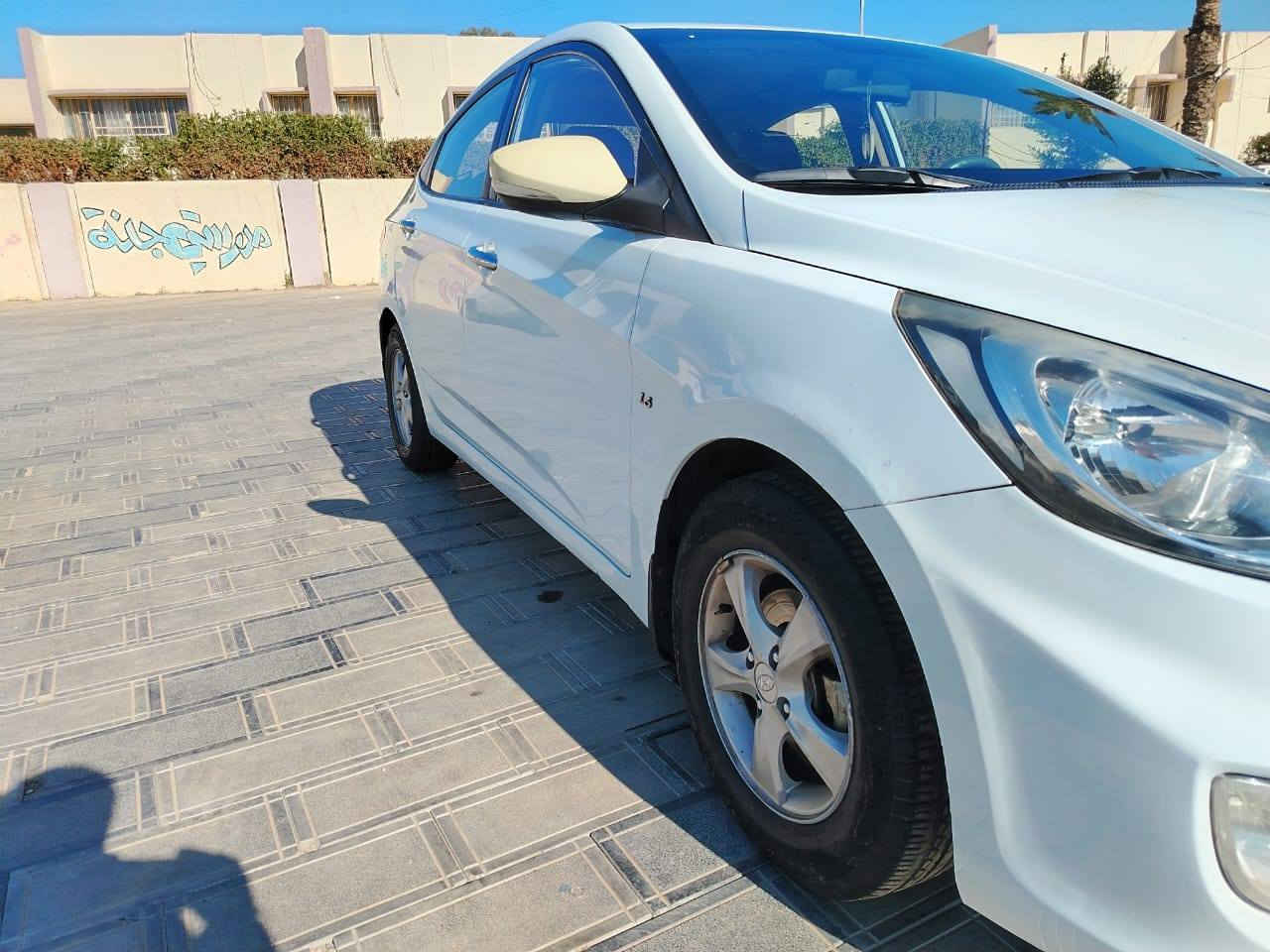 السلام عليكم 
اكسنت خليجية مال شركة العامة 
موديل 2013
رقم بغداد انكليزي بأسمنا 
ماشية 128 الف
بيها صبغ باب سايق ودعامية امامية وخلفية وصور السونار بالمنشور 
السيارة نظيفة حيل
محرك وكير مكفولات 
صدر جديد
اذاين محرك جدد
واشر قبغ ولفات جديد
دهن كير وفلتر جديد
ادامة كاملة للسيارة
تخم تاير جديد
باتري جديد
مابيها اي نقص ولابغري
السعر 107 وبيها مجال كلش بسيط 
مكاني بغداد حي الجامعة 
***********
*********** متواجد وتساب بغداد, العراق
