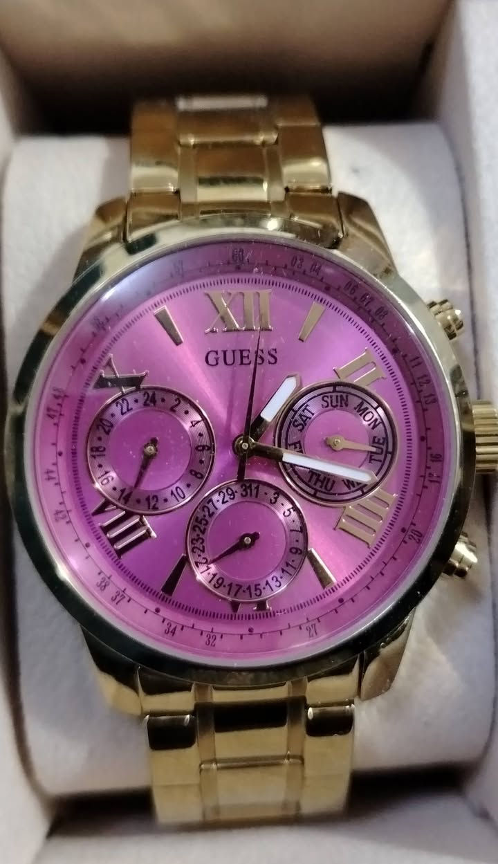 سلام عليكم وتحياتي للجميع مجموعه من الساعات الاصلية والنظيفة والمضبوطة الجديدة والمستعمل استعمال قليل،، واسعار مناسبه، ويوجد توصيل، للتواصل على عالواتساب ***********
