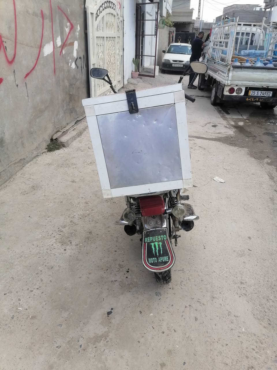 للبيع موديل ٢٠١٣ كمرك كركوك ابوجهك روح سجله شغال كامل سلف وكهربائيات فول اشاير رباعي كلها شغال ويشتغل عالريمون السعر ٤٠٠ وبي مجال
***********
*********** مكاني كركوك
