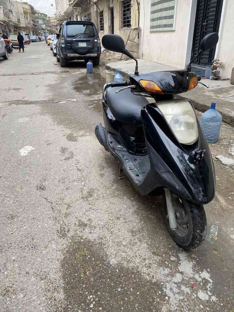 السلام عليكم دراجه بريز للبيع  خير من الله مكينه ناعمه وحلو دراجه نقصها باتري بس واي نقص ما بيها دراجه كدامك السعر(600) وبيها مجال ***********
