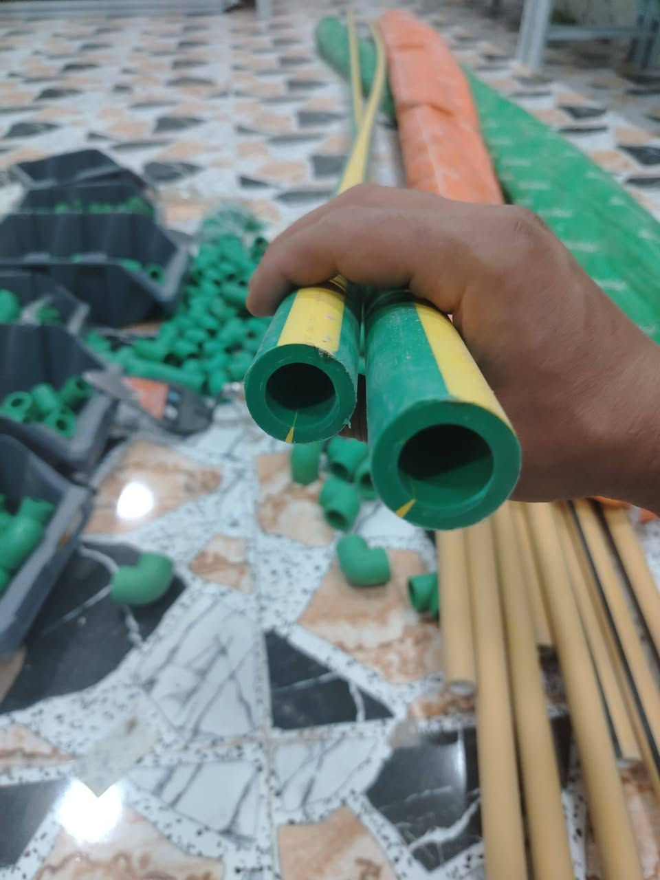 السلام عليكم بوري ماء مصري موجود
مع كافة الملحقات المصرية الامل الشريف الاسعار مناسبة جدا *********** اتصال او واتساب العنوان بروانه الهضبة
