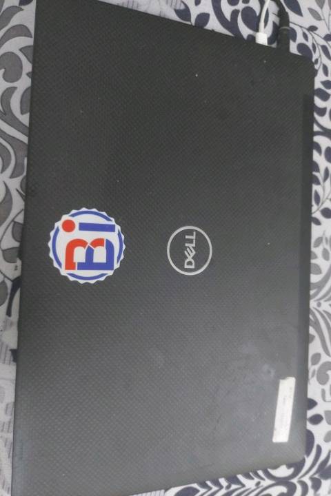 لابتوب مواصفات قوية وسعر مناسب -  Dell Latitude
البيع لابتوب نظيفة كلش وما مستعملة هواي، تشتغل مثل البرق وشكلها يفتح النفس.
​المواصفات:
​المعالج: Core i7 (الجيل الثامن) - أداء سريع وميخذلك.
​الرام: 16GB - يعني تفتح برامج وتتصفح براحتك بدون تعليق.
​الخزن: 256GB SSD - الحاسبة تفتح بثواني.
​الشاشة: 14.1 بوصة وتدعم اللمس (تفيدك بالشغل والديزاين).
​النظام: ويندوز 11 برو الأصلي.
​المنافذ: بيها كل شي تحتاجه، منفذ LAN للنت المباشر ومداخل USB و HDMI وكل شي كامل.
​حالة الجهاز:
​الجهاز نظيف كلش ومفحوص، بطاريته زينة ومابيها أي خلل، وشغله ممتاز.
​سعرها مناسب جداً قياساً بمواصفاتها.
​السعر: (  و420 بيها مجال للشراي).
​للتواصل والاستفسار:
راسلني خاص أو اتصل على الرقم:

[ ***********].

