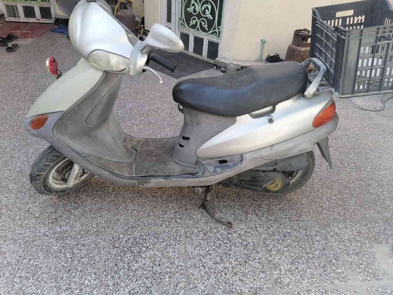 السلام عليكم
دراجه سيام نحله للبيع
السعر ٥٠٠ مع المجال
الرقم ***********
