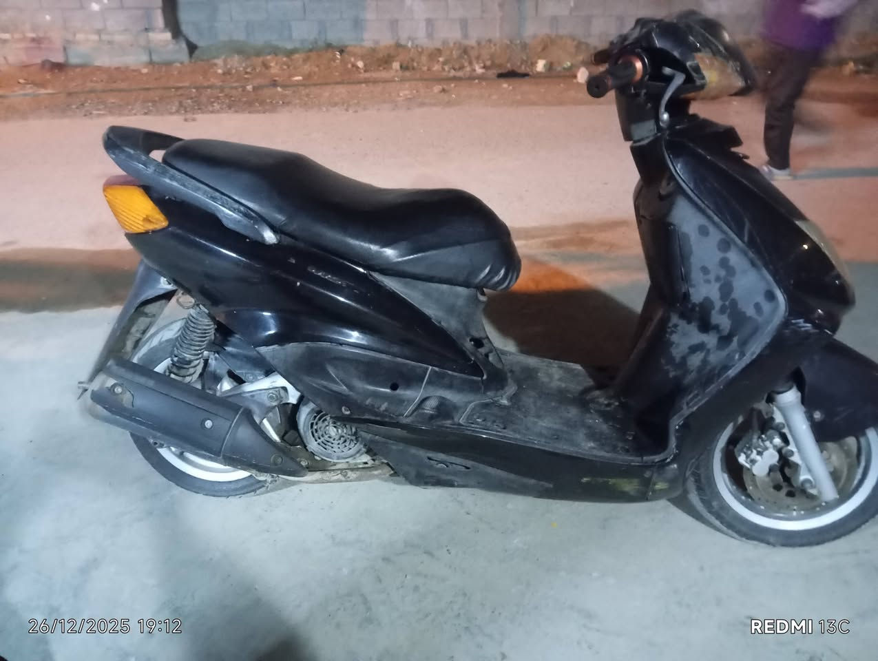 السلام عليكم سكنس نثيه ياباني ١١٠لايت زنون 
كامله من كلشي للبيع او مراوس حسب القناعه متواجد واتساب
***********
