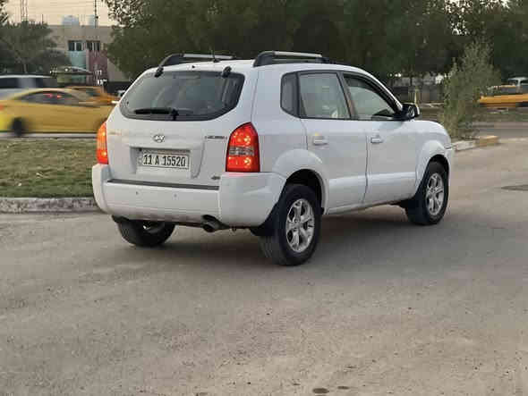 بسم الله الرحمن الرحيم 
توسان 2009 خليجي رقم بغداد انكليزي وهزه جديده باسمي تحول شرط فتحت سقف مكينه 2000 جديده كير مكفول تخم تاير تبريد ثلج تدفئه شغاله صدر امامي خلفي جديد لوك
السياره جاهزه بدون نقص الحمدالله بيه ضربه باب الصدر ولي وراه فقط ولباقي مكفول من صبغ وتبديل وسونار مرفق بل صور مكاني البياع المواصلات السعر 102 وبيه مجال 
رقمي *********** اي ستفسار اتصل وبخدمتك
