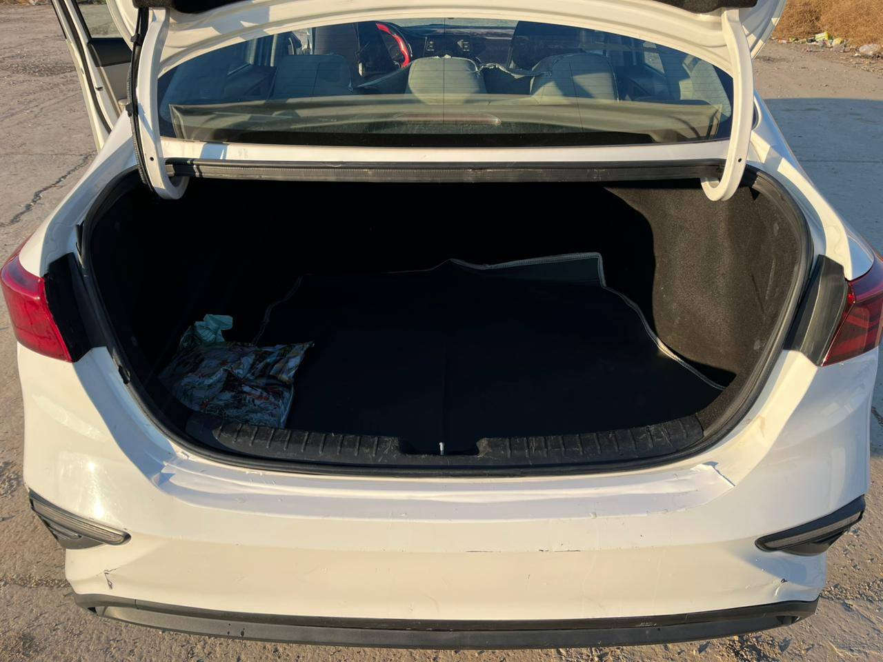 سيراتو 2019 للبيع
ماشية 107 الف

رقم بغداد سنوية بأسمي 

محرك 1600 دوش

 كير مكينة مكفولات

ضرر جاملغ خلفي وبيبان أثنين صفحة يمين

بدون دواخل

مري شفط

تبريد قطعتين

حساس خلفي

تخم تابرات جديد باتري جديد فيتبم جديد

السعر 138 وبيها مجال قليل
مكان السيارة بغداد المحمودية 

للاستفسار الاتصال ع الرقم ***********
