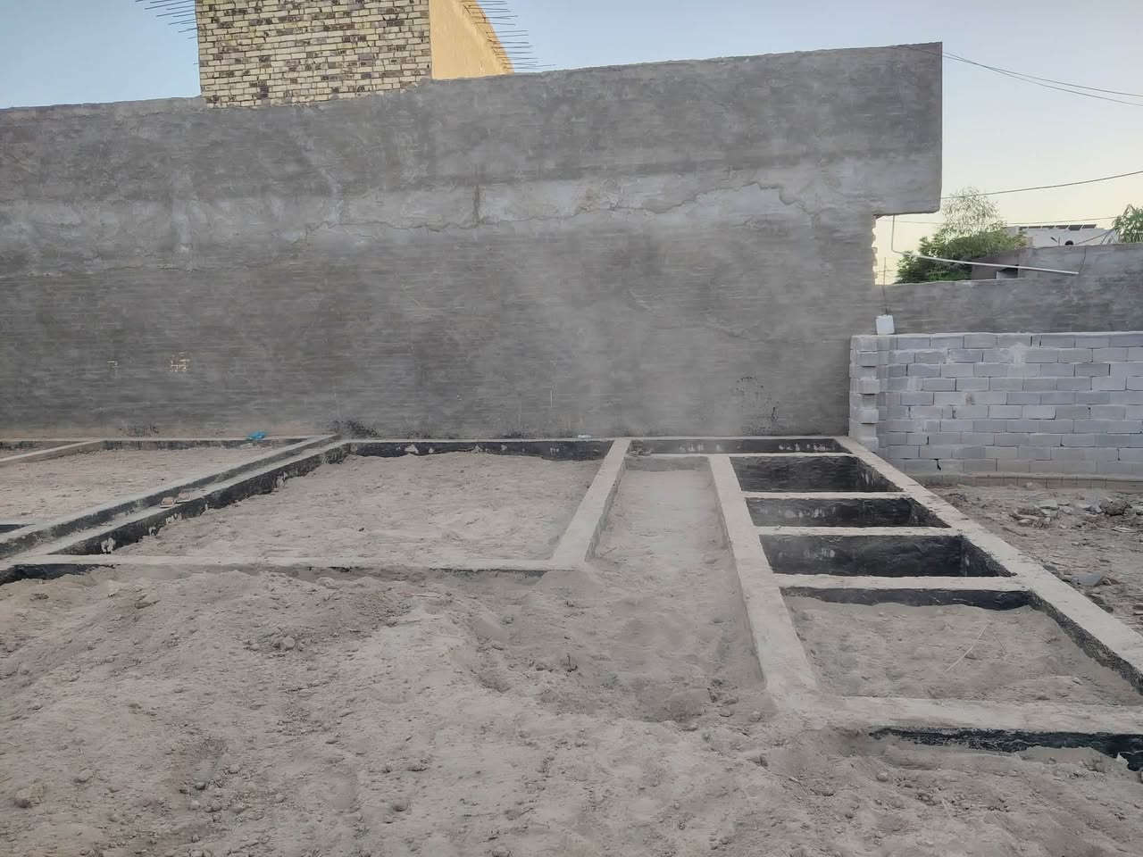 بتلو صب درجه اولى شغل شركة زراعي طابو صرف مرقمه بالبلديه شارع نظامي مي ومجاري كامله مساحتها ١٦٠ م. الواجهه ٧،٥ والنزال ٢١ العنوان  ام الخيل الثانيه خلف سكة القطار الفرع الثاني على اليسار  شارع المسبح الاولمبي


**إذا كنت صاحب هذا الإعلان وتريد حذفه لأي سبب، رجاءا أرسل رسالة إلى الدعم الفني**