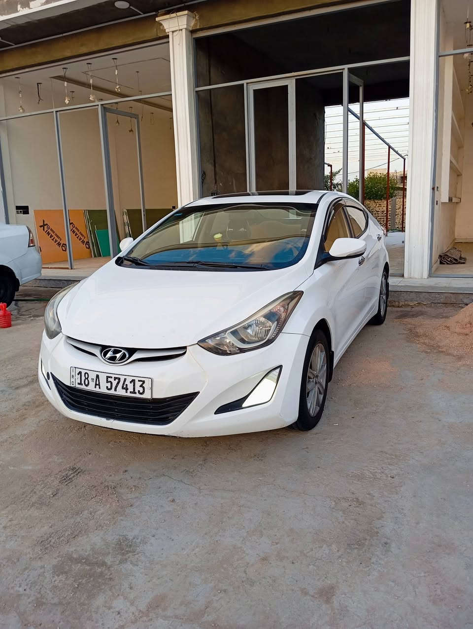 السلام عليكم
بيع او مراوس حسب القناعه 
 النترا خليجيه 14 شكل 16 كفاله 
رقم بابل دولي بسمي 
مواصفات معروفه 
تحكمات 
شاشه كامره 
مكينه 1800
اشاير مري 
فتحه  سقف 
ارضيه جلد مسنات جلد 
جاهزه من كلشي سونار موجود بالمنشور 
مكان السياره بابل الكفل 
‏‪0773 648 0067‬‏
