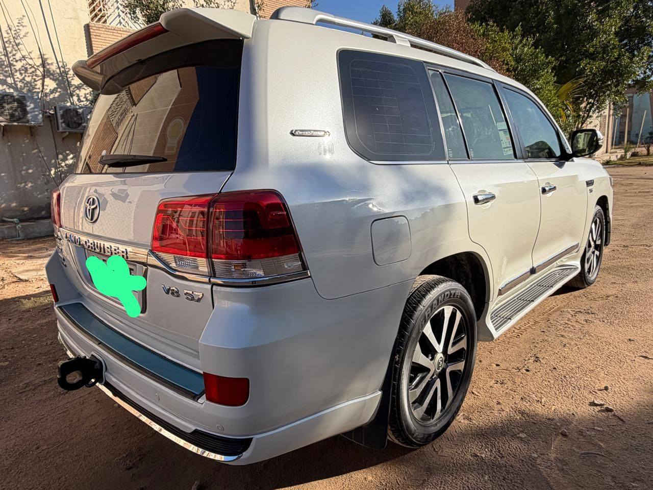 لاندكروزر 5700vxr
المديل 2017
الون ابيض 
رقم اربيل إنكليزي 
سياره مكفولة من صبغ 
سياره مكانها نجف 
سعرها 5شدات 
***********
***********
