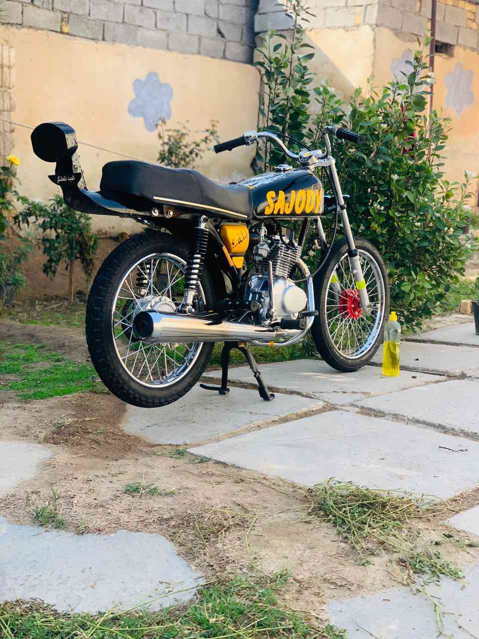 سلام عليكم شباب دراجه للبيع دراجه كلك كلك توه معمره شوفت عينك ب850.         ولمايعجبه يطلع كبل بتكسي عله حسابي 🤣
وهاذه رقمي ***********
