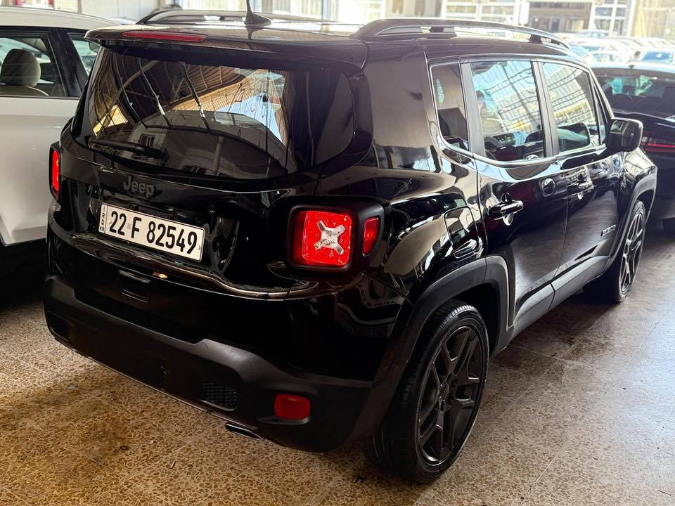 سلام عليكم
السيارة : جيب رينيجيد

 الموديل : 2021

اللون : اسود 

اللوحة : اربيل 

السعر : 140 $ورقة

حادث السيارة : چاملغ ايمن 

بدون دواخل  

_____________________

الــمــواصــفـــات  فول عدا الفتحة:-

{1} بصمة تشغيل + ابواب

{2} شاشة كبيرة  

{4} انضمة قيادة : اوتو

{6} كامرة خلفية دوارة مع الستيرن 

{7} لد نهاري 

{8} ويل كروم 

{9} سايد بريك بصمة 

{10} مانع انزلاق 

{11} فول تحكم ستيرن 

{12} جام اوتو يصعد دكمة وحدة وينزل كذلك

{13} منافذ USB

كشنات جلد 

كشنات تدفية

سترين تدفية

فورويل 

للإستفسار الإتصال 📞

***********
