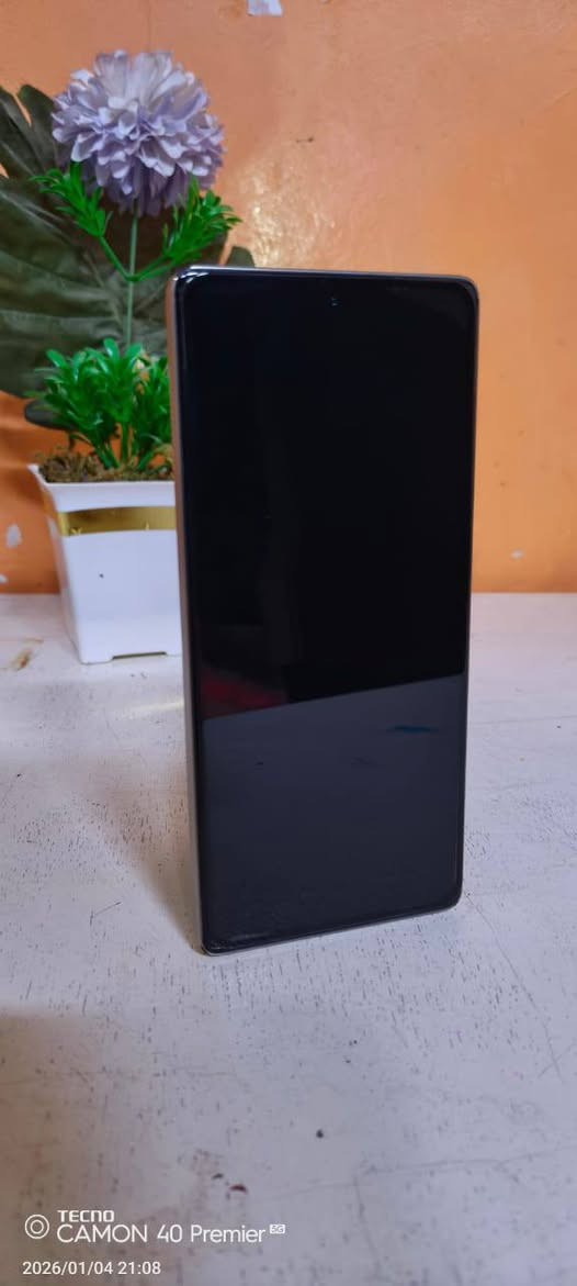 السلام عليكم 
تكنو كامون 5G. 30 pro ذاكره 256 شاشه 120hz
بطاريه 5000ملي. ملحقاته كامله. 
للبيع او المراوس حسب القناعه. متواجد واتساب 
***********
