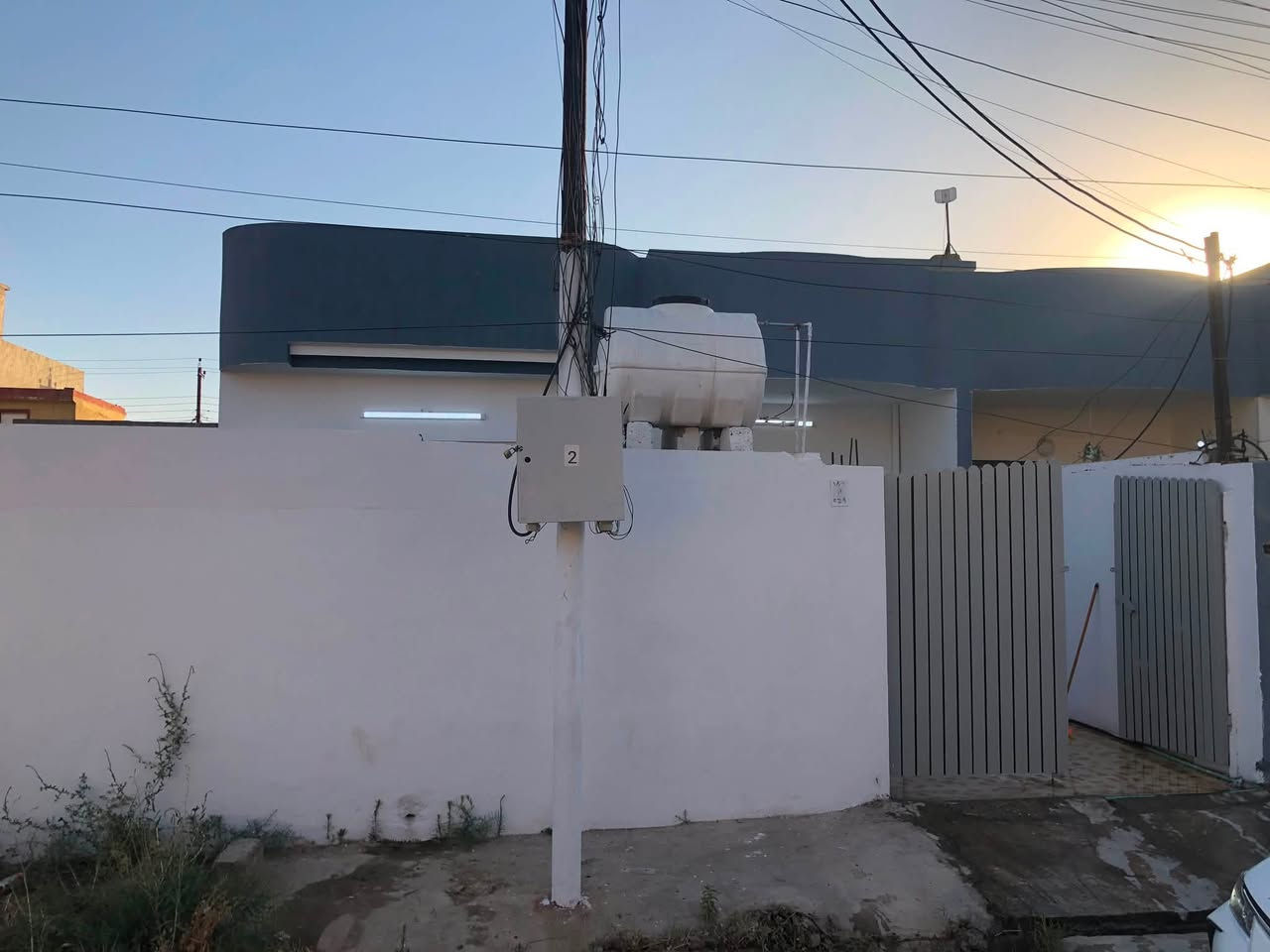 🏢 مكتب الكنز للعقار
📍 لدينا دار للبيع في الموصل – الجانب الأيسر، حي سومر، منطقة 112.

▪️ مساحة الدار: 150 متر 
▪️ طابق واحد
▪️ مواصفات الدار: كاشي وسقوف ثانوية
▪️ ملك صرف – طابو الزهور
▪️ تتكاتب مع شرعي

💰 السعر على الخاص أو من خلال التواصل على الأرقام الموجودة.

📱 ***********
📱 ***********

للاستفسار ولمزيد من التفاصيل، يرجى التواصل معنا، ونتشرف بخدمتكم.
