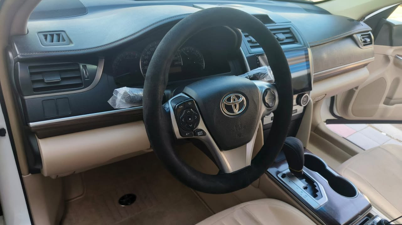 السيارة خليجي موديل 2014
حساسات خلفي امامي
كشنات كهرباء 
الجام كله اوتو
زنون بلادي 
بصمة تشغيل +بصمة بيبان 
تبريد ثلاث قطع 

شاشة ديجيتال +شاشة اعطال 
حاكية 
نضام صوت ليكزون 
استيرن كهرباء 
ثلاث وضعيات قيادة اوتو 
طخم تاير +محرك +كير+باتري جديد 
حادث بسيط وخفيف نص قطعه من جاملغ خلفي ونص من باب خلفي جه اليسار
السعر145 وبيه مجال بسيط 
 سياره احلى من الصور
للتواصل على رقم الهاتف ***********
