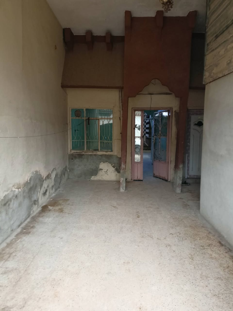 دار للايجار مساحة 100 متر باص طابق ارضي فقط 🏠🏠
تفاصيل الدار 
كراج ،،، صحيات ،،، مطبخ 
هول داخلي ،،، مخزن ،،، منور 
غرفة نوم واحدة 
مكان الدار الاخاء الثانية 
او الاربجية ،،، بعد جامع الروؤف 
للعلم الفرع تحت الصيانة ✋✋
للاستفسار التواصل 
***********
***********
سعر ايجار الدار 230 وبي مجال خابر واتدلل
