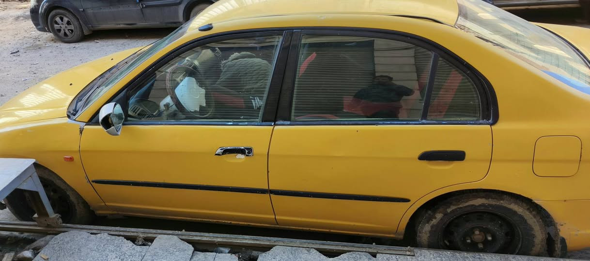 السلام عليكم
سياره هوندا سيفك 2003 
رقم صلاح الدين مكاني بغداد ابو غريب
مكينه و كير خير من الله 
لا صرف بانزين زايد ولا تنقيص
كهربائيات كامله 
سياره كل نقص ما بيها 
سنويه ساقطه من 2020 
ابيع كوم حديد معليه بغرامات و لا بغير شي راعيها موجود و تحويل شوكت ما تريد
السعر 18 و بيها مجال بسيط
***********
