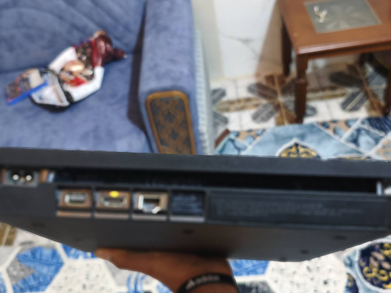 بلايستيشن 4 بحالة ممتازة 🎮
الجهاز شغال بشكل مثالي، ما عليه أي مشكلة
معاه كنترول بلي5 + كيبل + كل الملحقات
السعر: [دينار400.000] - قابل للتفاوض
للتواصل: [خاص]
📍 [بغداد]


**إذا كنت صاحب هذا الإعلان وتريد حذفه لأي سبب، رجاءا أرسل رسالة إلى الدعم الفني**