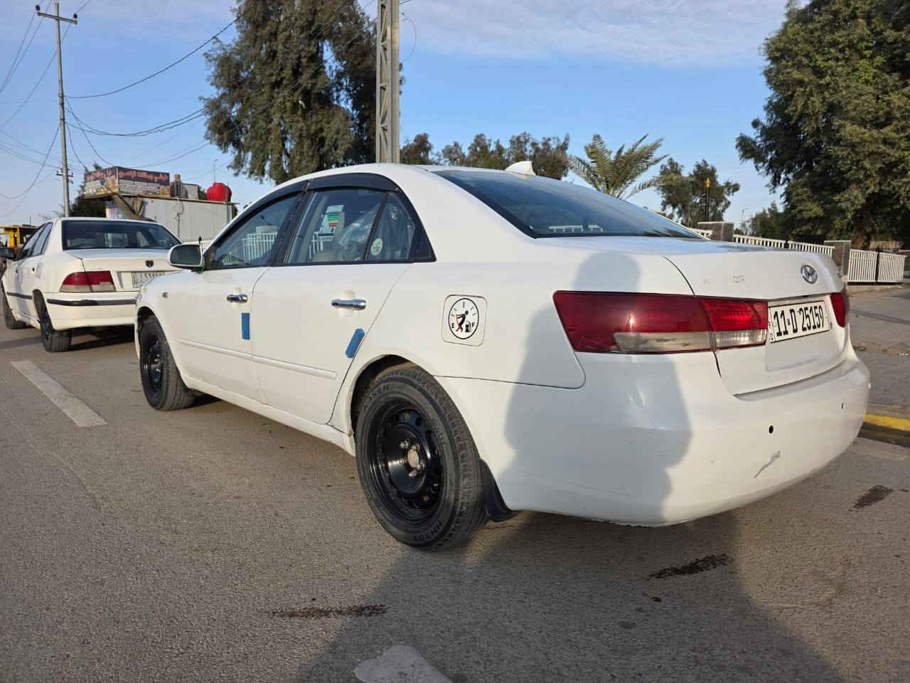 السلام عليكم سوناته موديل 2006 خليجيه محرك 2000 مكفوله من ضربه طخه بصيطه بلمنيد وبيها رشات صبغ  سياره بسمنه رقم بغداد تحويل مباشر ثاني يوم  بيع او مراوس حسب القناعه السعر 90 وبيه مجال الشراي اتصل وتدلل مكاني واسط الكوت مركز مدينة ***********
