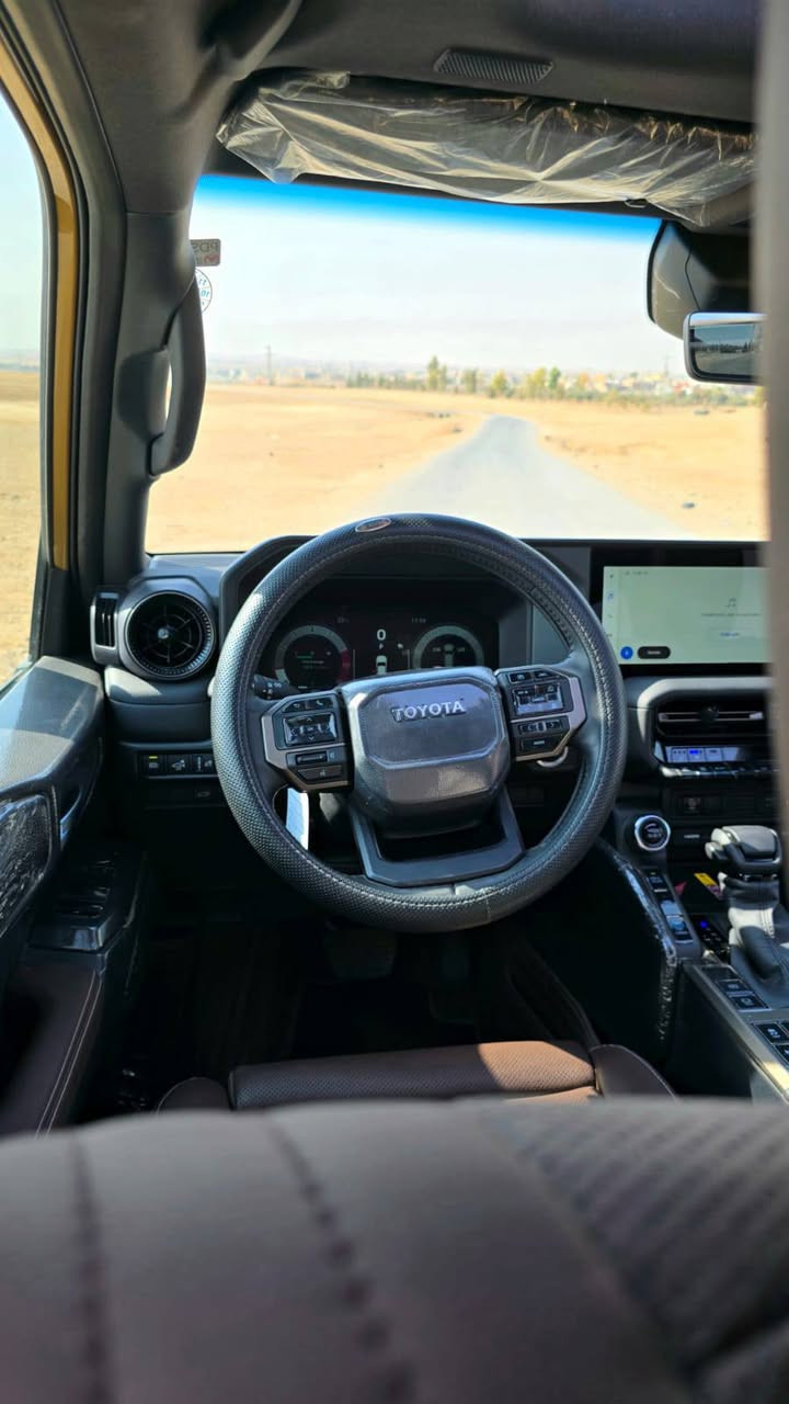 برادو 2024 ادفنجر 1/1
لونين (سقف ابيض وبدي خاكي)
اكرر اللونين واللون المميز 
بالشركة اغلى من لون واحد

ماشية 5 الاف فقط اخت الزيرو 
مكفولة كفالة عامة من شخط من رصعة ومن ترمل 
سيارة جديدة وجدا اقتصادية بالصرف 
 بس الجناية يعرفون بالعزم والثبات والانطلاقة اللي بيها🚀🚀

 
شرط التحويل شرط التحويل 
وكالة اعتذر 

للتذكير بمواصفات السيارة
لونين ( سقف ابيض وبدي خاكي)
كشنات تدفئة وتبريد الامامي والخلفي وتحكم امامي وخلفي بالتبريد 
دفلوك ونظام تعليق 
داتا شو 
اوامر صوتية بحيث شما تحجي يشتغل وينطفي حسب رغبتك😉🗣️ 
شحن لاسلكي 
تدفئة ستيرن
كامرات 360 
كامرات عدد 5
لايت امامي 3 عدسات تفاعلي 
دخول ذكي 
نظام قيادة متعدد
شفتات ستيرن
نظام الزحف 
نظام تنبيه من التصادم
اوتو هولد
هاند بريك دكمه
رادارات توقف امامي خلفي
رادار سرعة تفاعلي 
قيادة ذاتية تمشي لوحدها 
8 اير باك
حساس امامي خلفي 
ثلاجة وسطية
ويل 19 
باب خلفي شفط تحكم جهتين مع جام منفصل 
يعني تحب تفتح الباب او تفتح الجام
كشنات صف ثالث كهربائي
مساج مقعد السائق 
خزن مقعد السائق
وبعد بيها مواصفات ......

السعر 563 ورقة
للاستفسار اتصل :- ***********
