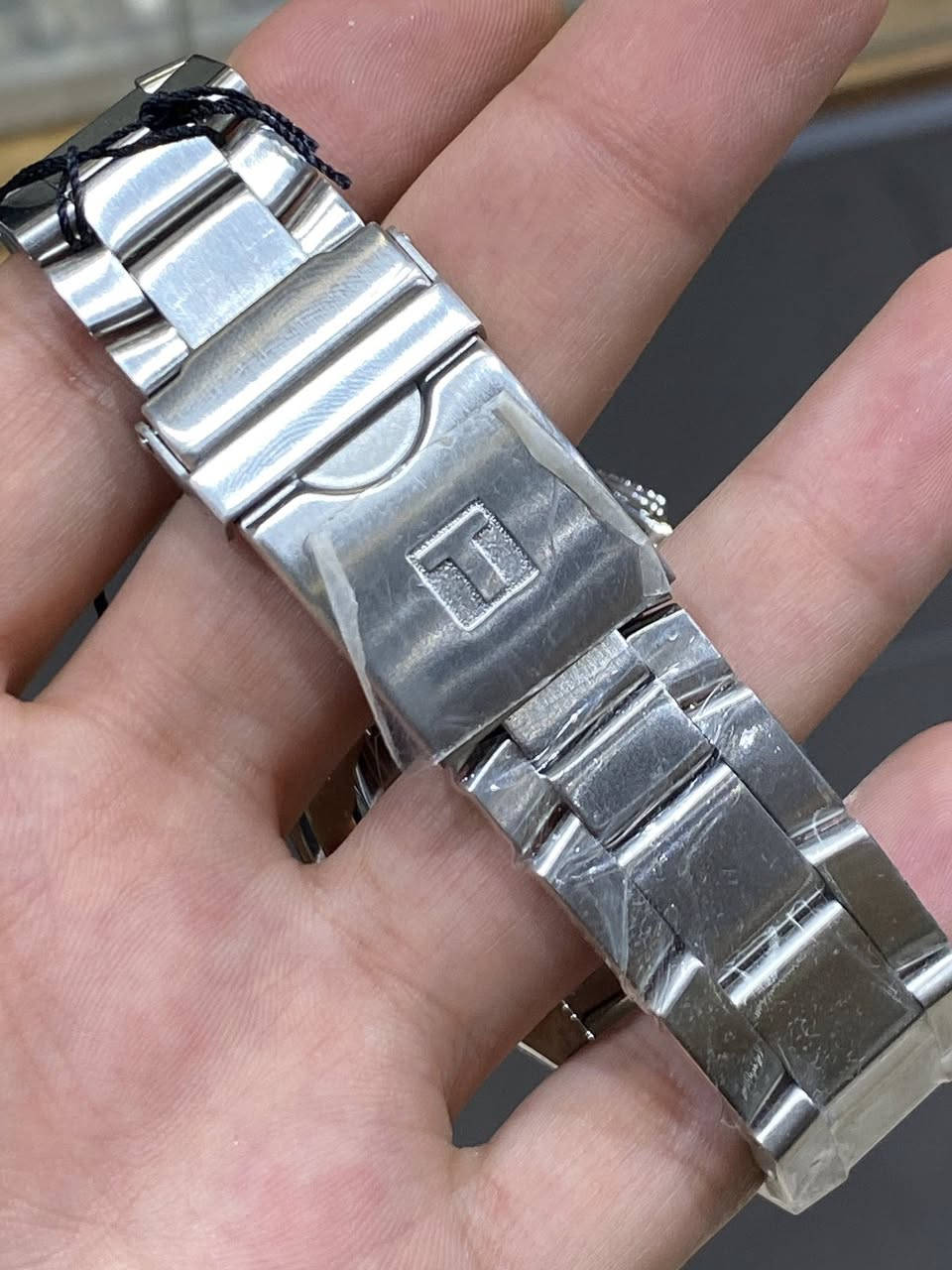 Tissot T-Touch Racing

نوادر التيسوت 

اصلي وكالة جديد غير مستخدم 

كامل المرفقات 

قطر 43

زجاج سافير

بوصلة 

دبل تايم 

وبعد بيها هواي موصفات 

توجد خدمة توصيل 

***********
