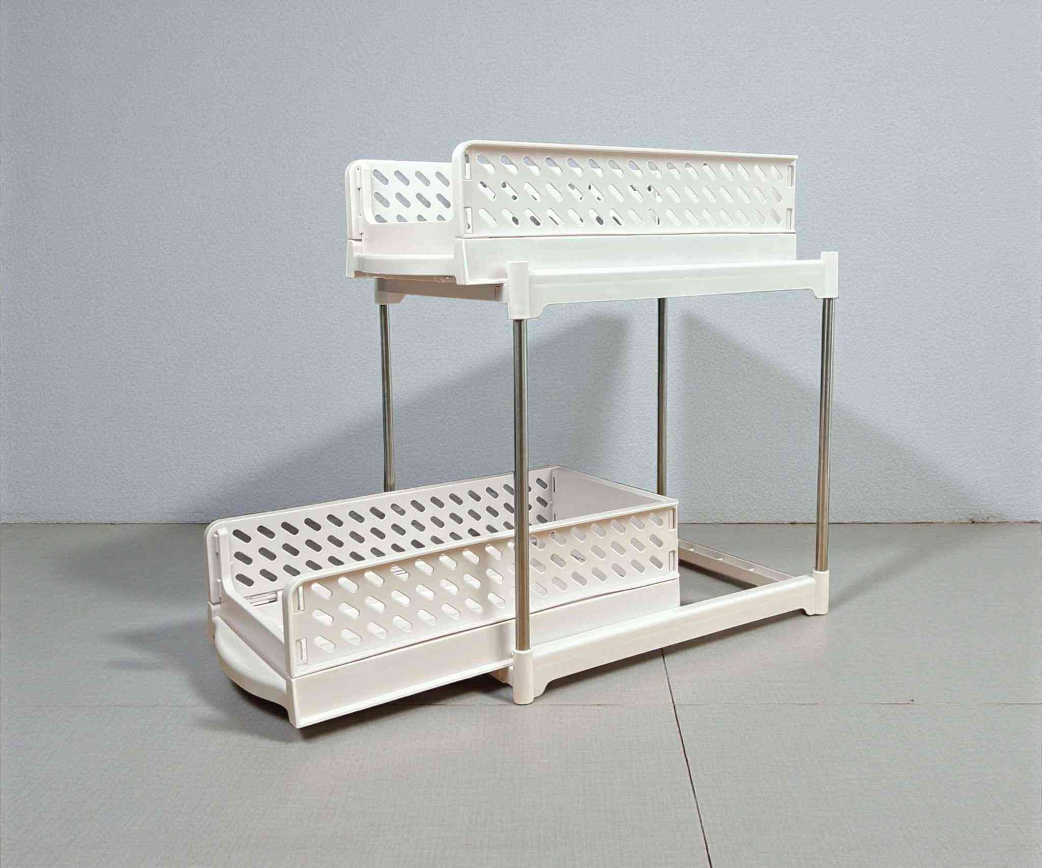 رف تخزين بلاستيكي مزدوج بطبقتين مع أعمدة معدنية

الاستخدامات:

تنظيم أدوات المطبخ مثل البهارات، العلب، وأدوات التنظيف.

ترتيب مستلزمات الحمام كالشامبو، المناديل، ومنتجات العناية.

تخزين الخضروات والفواكه بفضل تصميم التهوية الجانبي.

مناسب للاستخدام داخل الخزائن أو على أسطح الطاولات.

مثالي للمكاتب لتنظيم القرطاسية والملفات الصغيرة.

المميزات:

تصميم بطبقتين يوفر مساحة تخزين إضافية دون استهلاك مساحة كبيرة.

هيكل بلاستيكي متين مع أعمدة معدنية مقاومة للصدأ.

فتحات تهوية جانبية تمنع تجمع الرطوبة وتحافظ على المحتويات.

سلال قابلة للفك والتركيب بسهولة.

تركيب سريع بدون الحاجة لأدوات مع دليل إرشادات مرفق.

أبعاد المنتج:

- الطول: 26 سم
- العرض: 37 سم
- الارتفاع: 44 سم

المسافة بين الرفوف: 30 سم.

قياس الرف الواحد: 19 × 34 سم.

قياس الكارتون: 40 × 24 × 10 سم.

تصميم عملي يسمح بسهولة التنظيف والنقل.

السعر 25 ألف 

توجد خدمت توصيل جميع المحافظات العراق مجاني 🚗 كربلاء, العراق


**إذا كنت صاحب هذا الإعلان وتريد حذفه لأي سبب، رجاءا أرسل رسالة إلى الدعم الفني**