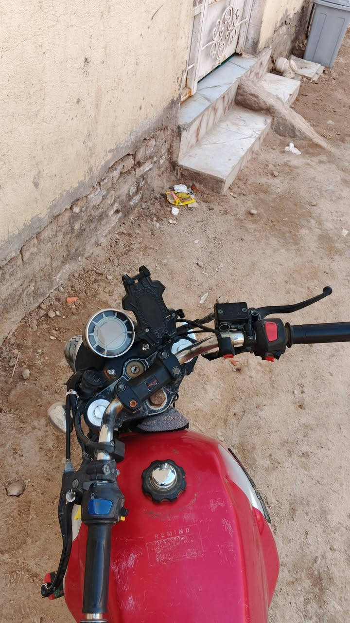 السلام عليكم دراجة للبيع لايتي مرقمه سنويه كامله بس اداور بأسمك الدراجه نضيفه مامفتوح برغي بيه موديل 2020رقم كربلاء مواصفاته حلوه كلشش مكاني ناصرية سوق الشيوخ الشراي ‏‪الاتصال على هذا الرقم ‏‪***********‬‏
