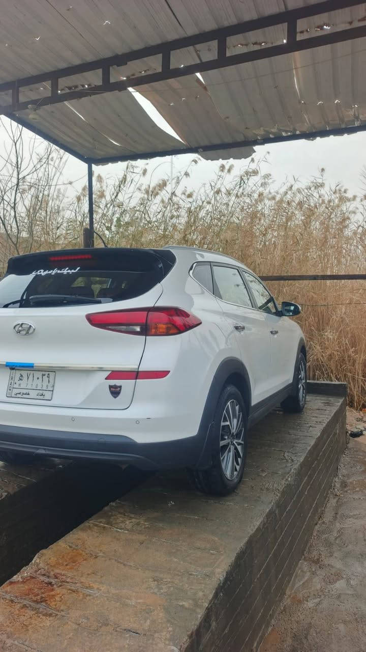 السلام عليكم توكسان 2020كفاله عامه ماعده طخه بخشم البنيد تكحيل /محرك 2000 وكير مكفولات 5عدسات فول مواصفات بصمه 
 سياره جديده كلش حداديه جديده ***********
