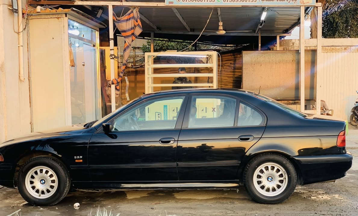 BMW
موديل 2000

‎                                                                     محرك 6سلند 

رقم بغداد 

سياره كامل مواصفات 

نضيفه فول 

سنويه جديده

رقم صاحب السياره / ***********

السعر / 95 وبيه مجال
