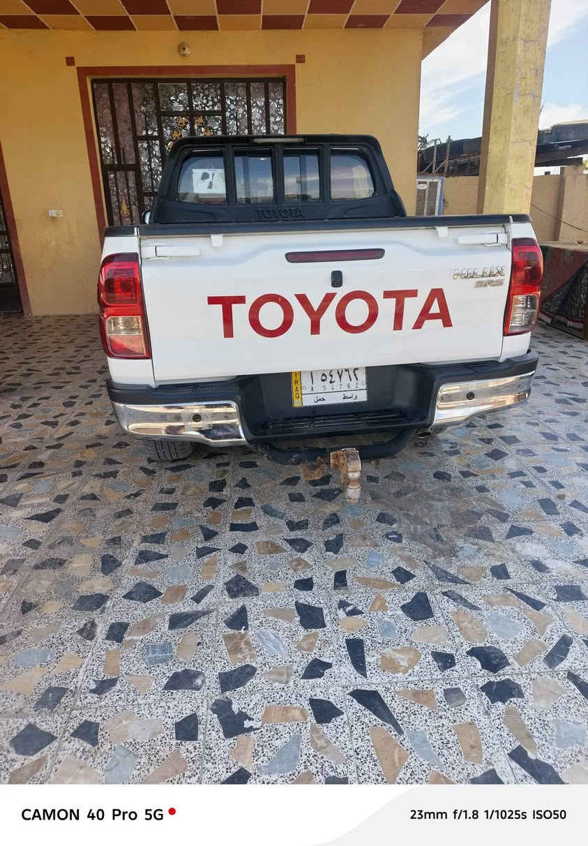 البيع تيوته هايلوكس ٢٠١٧ مكفولة كفالة عامة عدة رصعة قليلة بل بنيد مضحة بل صورة ماشية ٨٢ الف السعر ٢٦٠ ورقة وبيهة مجال العنوان بغداد بسمايه رقم الهاتف ***********
