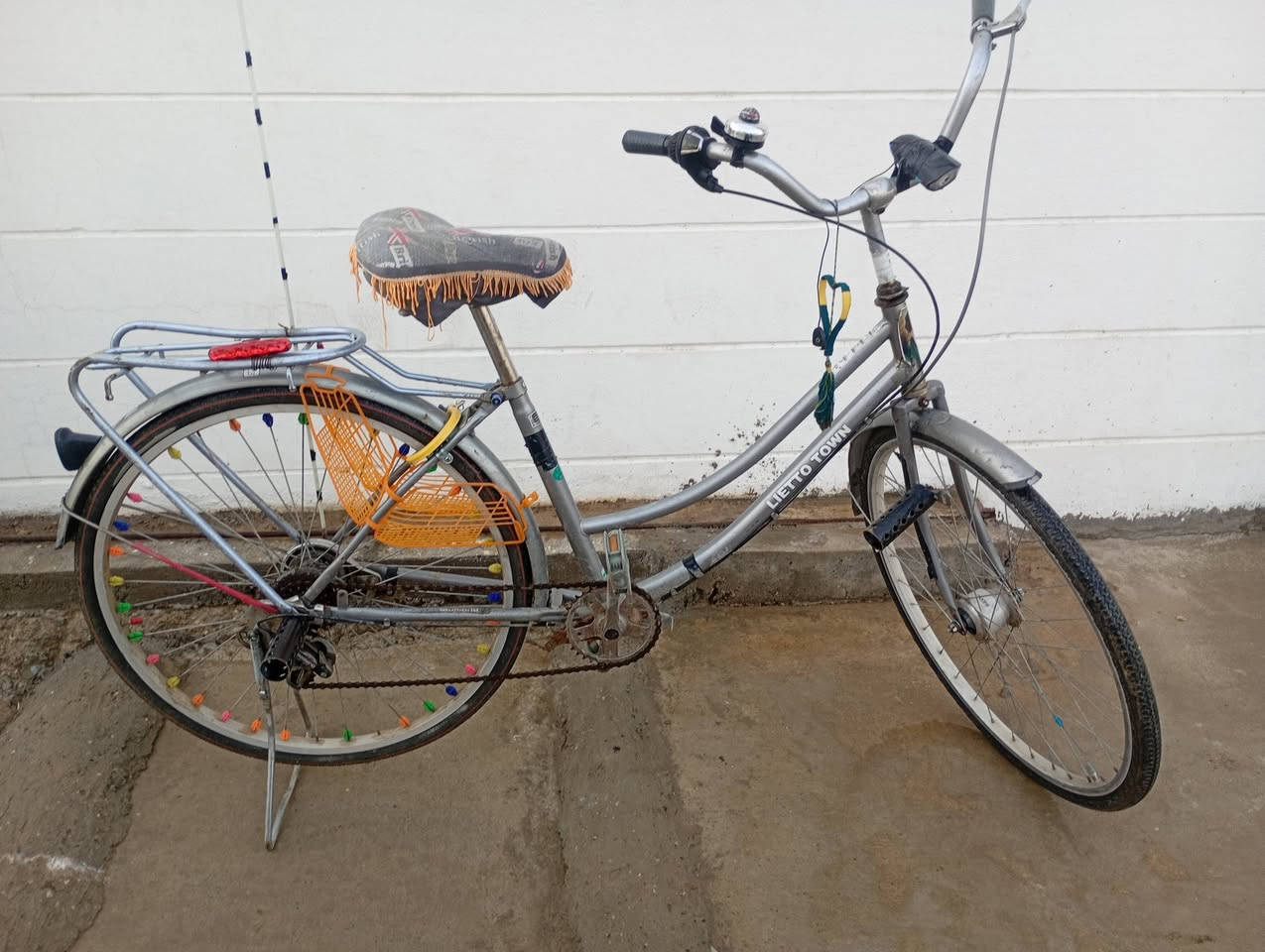 سلام عليكم للبيع بيسكل بط حجم 26 كير بيسكل حيل نضيف اي عطال مابيها سعرها ب 85 بيها مجال اللطيبين بس شباب الي مو شراي لات راسال إلي يريد يراسلني على الخاص


**إذا كنت صاحب هذا الإعلان وتريد حذفه لأي سبب، رجاءا أرسل رسالة إلى الدعم الفني**