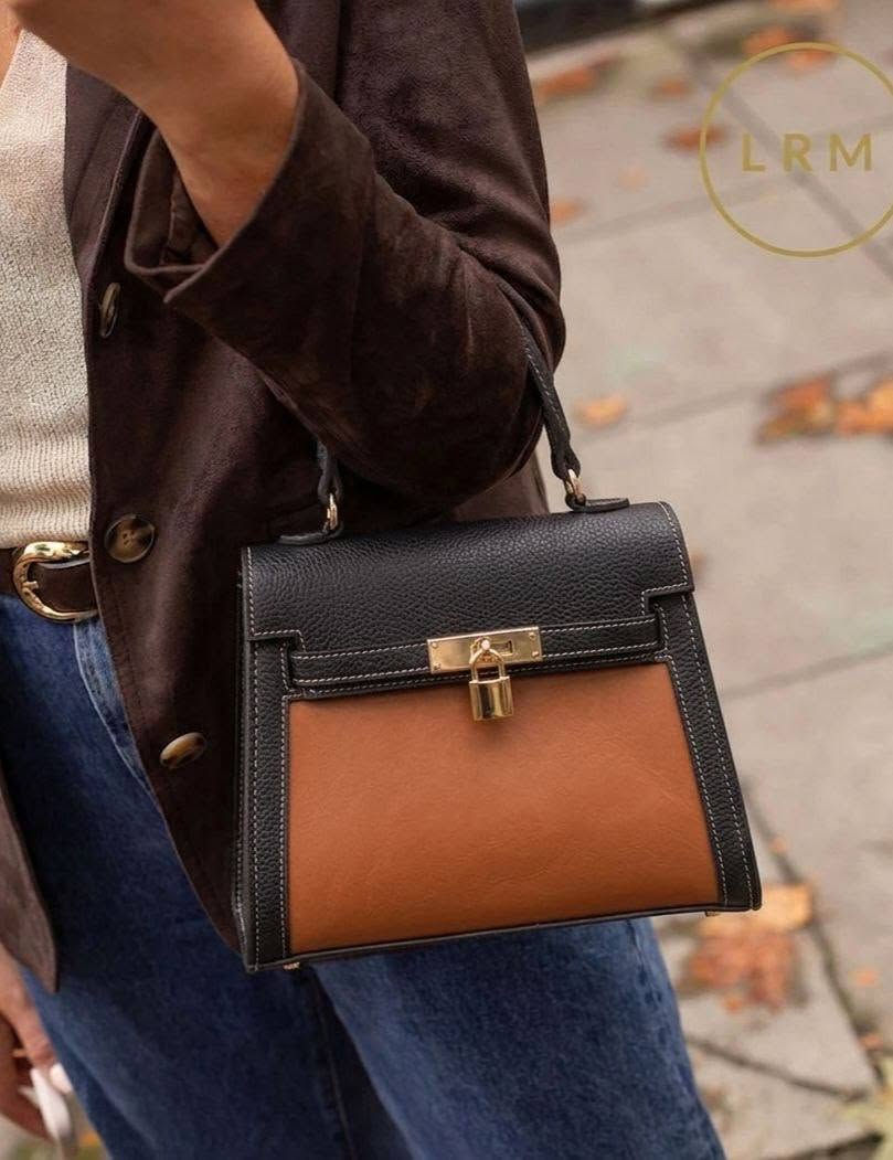 كوالتي 💯
العرض ↔️ 24
الاوتفاع ↕️ 20
 https://t.me/lulubagsstyleرابط قناة
متوفر جمله


**إذا كنت صاحب هذا الإعلان وتريد حذفه لأي سبب، رجاءا أرسل رسالة إلى الدعم الفني**