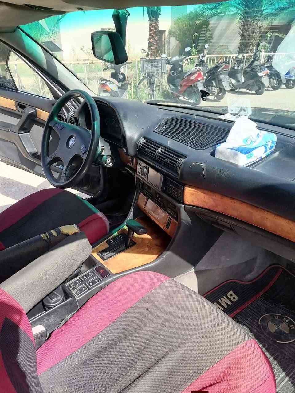 بي ام دبليو حجم 730 موديل 91 
السعر 45 وبيها مجال قليل 
باقي التفاصيل راسلني خاص


**إذا كنت صاحب هذا الإعلان وتريد حذفه لأي سبب، رجاءا أرسل رسالة إلى الدعم الفني**