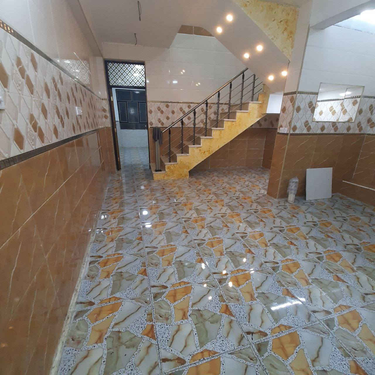 بناية للبيع 100م  بغداد البلديات حي التراث عل شارع قرب عمارة ابو اسعد  3طوابق الطابق الارضي محل وة حمام والطابق الثاني والثالث شقة واحدة تحتوي علة اربع غرف نوم وثلاث حمامات وصطحين ومطبخ ***********
