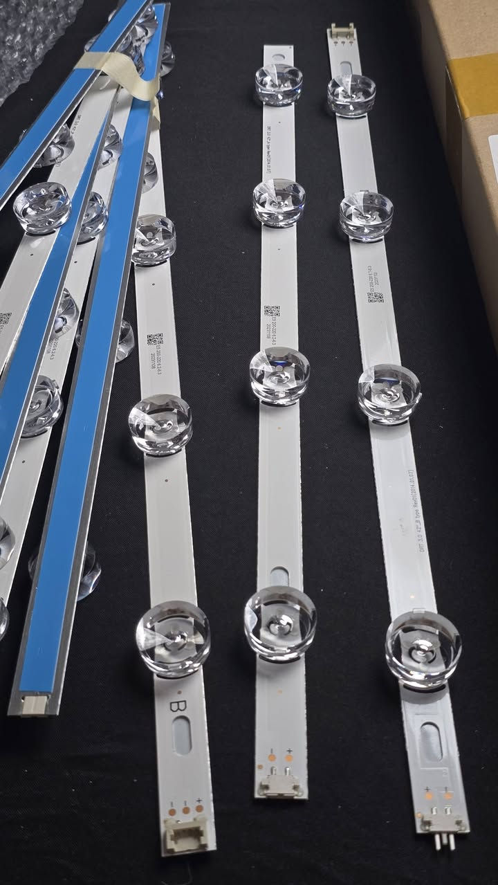 لدات بلازمة حجم 43 و 47 نوعية LG ' العدد 8 قطع انطيني سعر يرضي الله وبلعافية
***********
