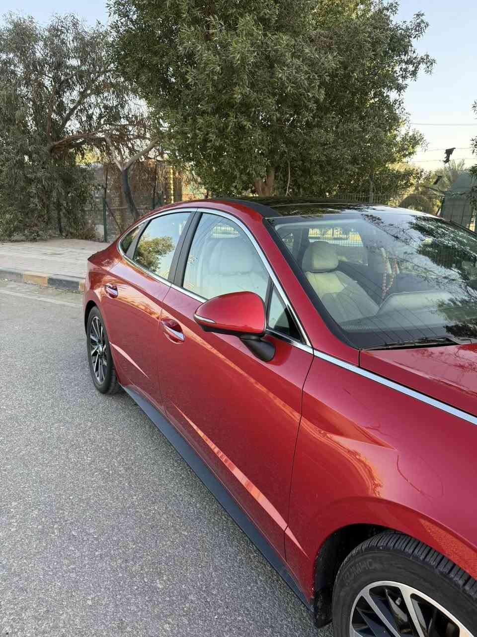 السلام عليكم ورحمة الله
‎#المركبة    : هيونداي سوناتاLIMITED2021 
الضرر : صبغ قبق الجنطه +البنيد كلير من امريكه بدون ايرباك 
‎#نكفل       : بدون ضرر شاصي 
#السعر.     :  175 ورقه مع المجال 

‎المواصفات
✅ هيونداي سوناتا LIMITED لون احمر 
✅ماشيه 116000 KM9
‎✅ محرك 1600 تيربو جارج 
‎✅ قمارة السيارة بانوراما 
‎✅ حساسات امامي وخلفي اصل 
‎✅ حساسات الاجتياز الجانبية 
‎✅ حساسات الانحراف عن المسار 
‎✅  نظام الكاميرات الاربعة برؤية 360 درجة 
‎✅ امكانية تحريك المركبة بالريموت 
‎✅ رادار امامي تفاعلي للتنبيه والبريك الذاتي 
‎✅ اشارات بالمرايا الجانبية 
‎✅ لايت زينون اصل عالي وواطئ مع حاجب LED
‎✅ بصمة باب وبصمة تشغيل وتشغيل عن بعد
‎✅ ويل كب لمتد حجم 19 مع طقم تاير بحالة ممتازة 
‎✅ غرفة السيارة جلد ابيض اصل 
‎✅ تحكم كهربائي متكامل لمقاعد المقدمة 
‎✅ المقاعد الامامية تدفئة وتبريد مقعد
‎✅ تحكم ستيرن جهتين متكامل الايعازات مع الرادار
‎✅ شفتات ستيرن للتحكم بالكير العادي
‎✅ شاشة دشبول كبيرة متكاملة الايعازات 
‎✅ تبريد المركبة قطعتين امامي وخلفي 
‎✅ شاحن موبايل وايرلس مع منافذ USB,AUX
‎✅ نكفل الشاصي والغرق
مكان السياره النجف الاشرف 
للاستفسار ***********
