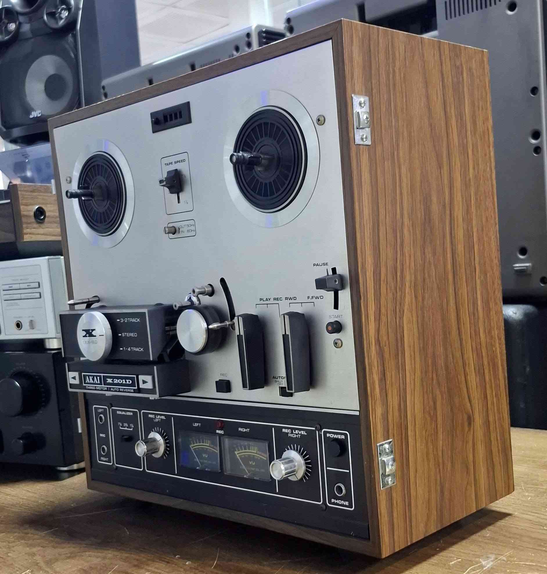 AKAI X 201 D
تیب بكرة اكای 201 دی
انج 7
سرعة  3
تراك 4 
قلاب اوتو ریفیس
نظیف و شغال 
مركز اربیل للصوتیات  عنوان اربیل سوق منارة
واتس اب / ***********

