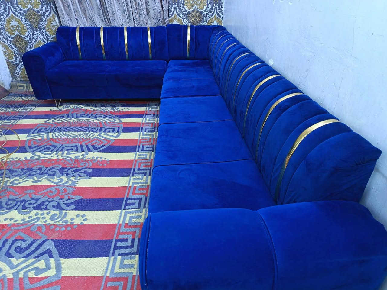 ديوان شغل توصا ستعمال قليل اخو الجديد ب 240
*********** بغداد, العراق
