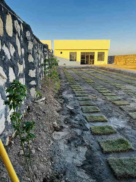 مزرعه للبيع مساحه ٨٢٥ متر مسيجه حجر سند ٢٥ مداور بناء حديث طابوك وكونكريت اساس رفت بيه غرفه 4في4 صاله 6 في 10  مطبخ ٣ في ٤ زاد حمامات وتواليت غربي ع طريق الدغاره ديوانية خلف مطعم واثق بلمازارع ***********
