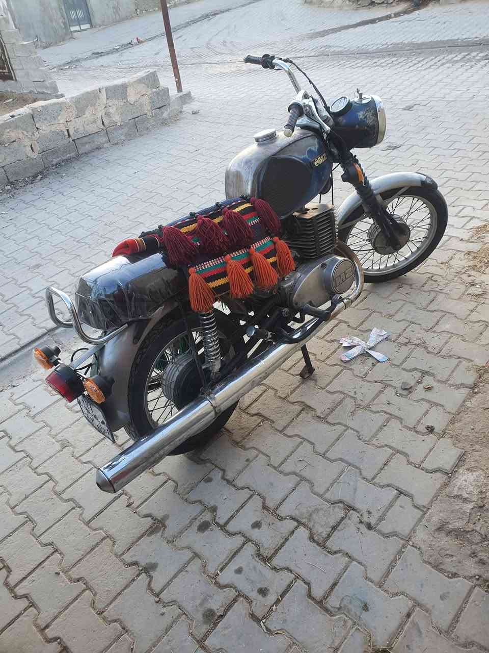 السلام عليكم للبيع ماطور امزت مديل ٨١ نضيف ما ناقص اي شي مكان نجف ماطور بدون راعي لشراي تصال بيع مستعجل رقم ***********
