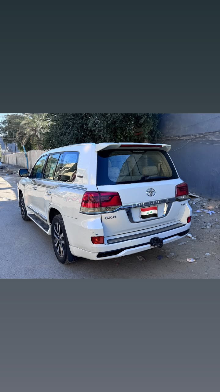 لاندكروز 2009 محدث 2020
سياره جاهزه تخم تاير صدر مكينه كير تبريد كله جديد 
سياره مصبوغه عام 
رقم بغداد مكاني بغداد 

سعره 235

***********
