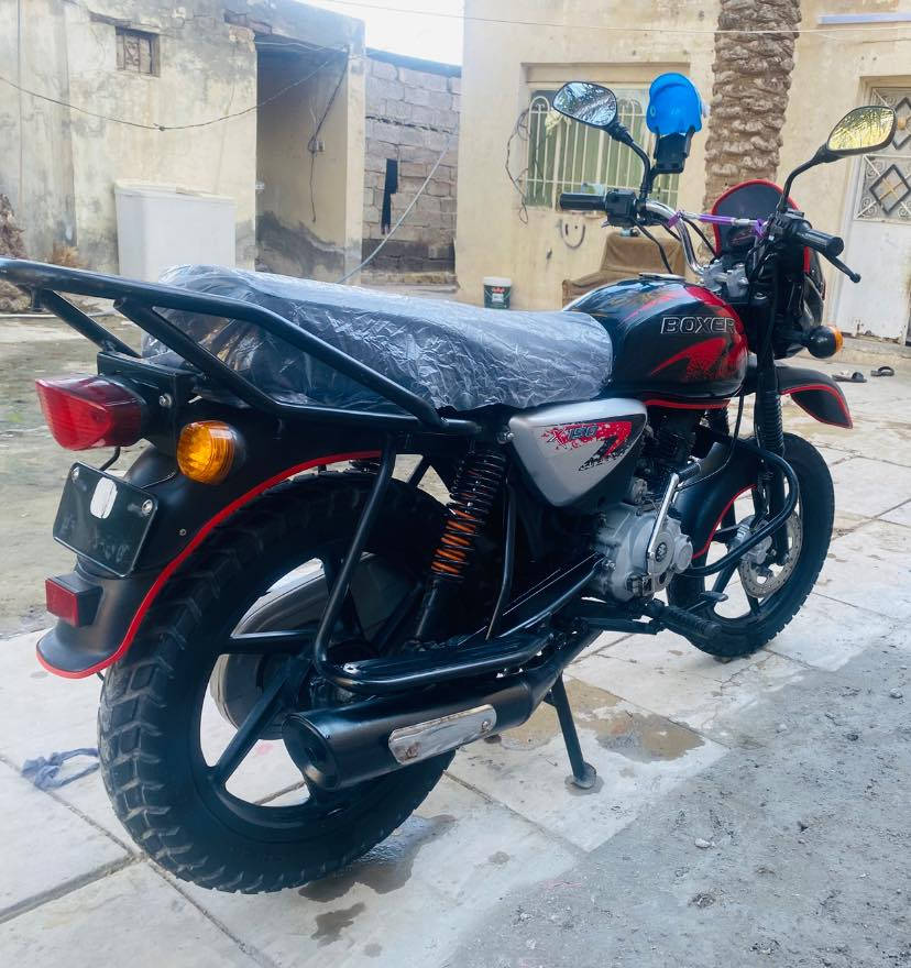 سلام عليكم بوكسر جبلي 21 اوراق اصولي شرط الترقيم  خير من الله الدراجه مناقصها شي تعال شوف بعينك السعر مليون او 100مكاني بهرز تواصل ***********
